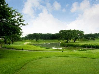 Ciputra Golf, Club & Hotel Сурабая Экстерьер фото